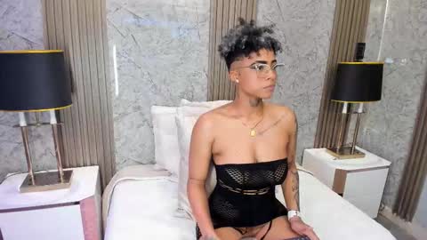  lucia wallace  online show from 17, 2, 2026