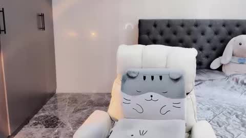 Snapshot of lucii04 chatting on 25, 9, 2025 lucii04 online show from 25, 9, 2025