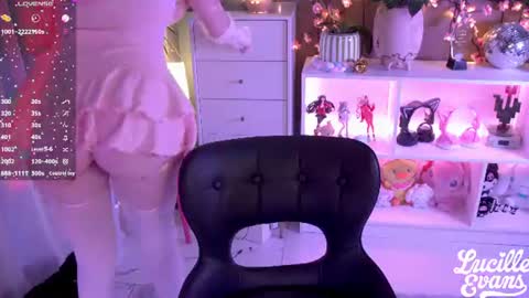 Snapshot of lucille_evans chatting on 18, 6, 2026 Lucy UwU online show from 18, 6, 2026