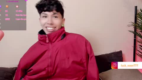 Snapshot of lucke_noor chatting on 8, 3, 2025 Noor online show from 8, 3, 2025