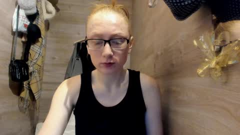 lucky_licky20 online show from 23, 12, 2024
