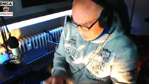 Snapshot of luckyfreak1 chatting on 30, 12, 2024 call me Stefan online show from 30, 12, 2024