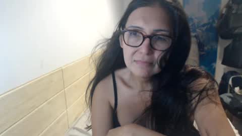 Snapshot of luckyisa chatting on 3, 8, 2026 angelisa online show from 3, 8, 2026