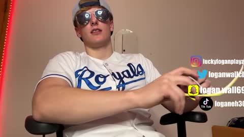 Snapshot of luckyloganx chatting on 25, 1, 2025 Logan Wall online show from 25, 1, 2025