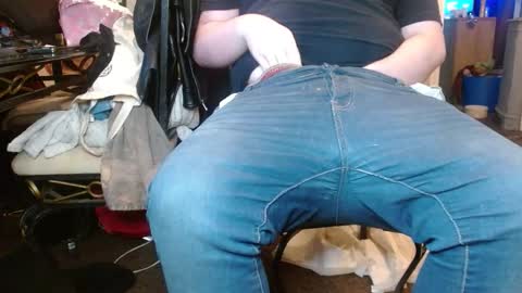 luckythepuppy online show from 4, 12, 2025
