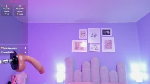 Snapshot of lucrecia_sucker chatting on 30, 9, 2025 Lu online show from 30, 9, 2025