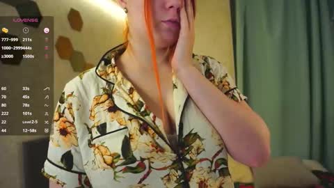 Rinredhead Gloriawith glasses Rayanother glasses online show from 8, 1, 2026