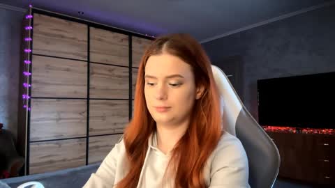 EmmaEmbers online show from 10, 4, 2026
