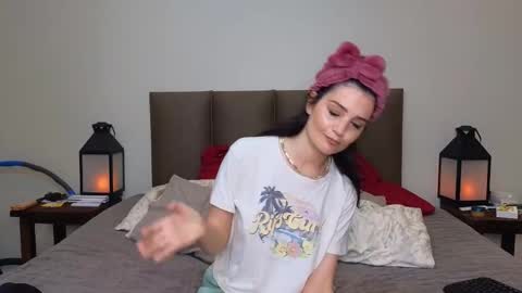 Snapshot of lucy1990xxx chatting on 30, 9, 2025 Lucy online show from 30, 9, 2025