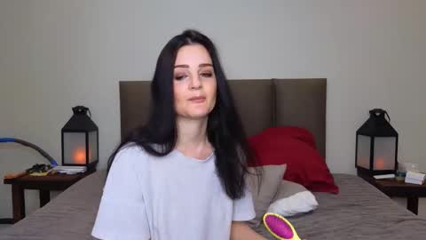 Snapshot of lucy1990xxx chatting on 2, 10, 2025 Lucy online show from 2, 10, 2025