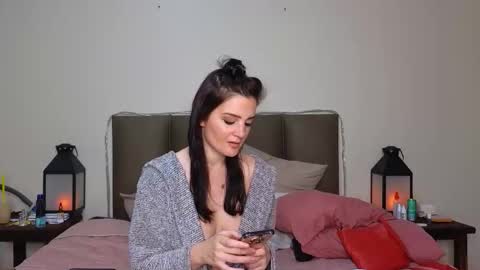 Snapshot of lucy1990xxx chatting on 22, 10, 2025 Lucy online show from 22, 10, 2025