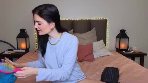 Snapshot of lucy1990xxx chatting on 2, 11, 2025 Lucy online show from 2, 11, 2025