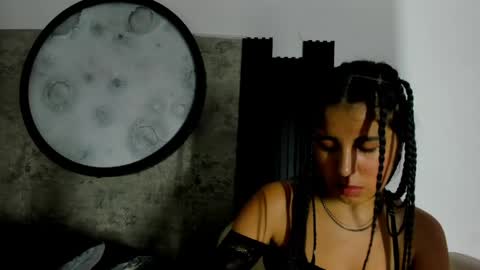   online show from 24, 4, 2026