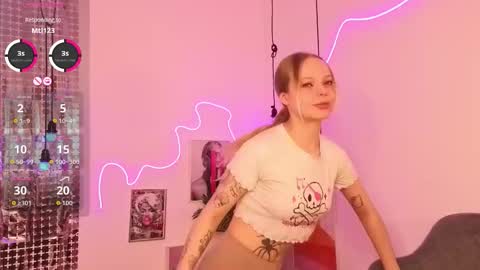 Snapshot of lucy__loy chatting on 17, 12, 2025 Lucy online show from 17, 12, 2025