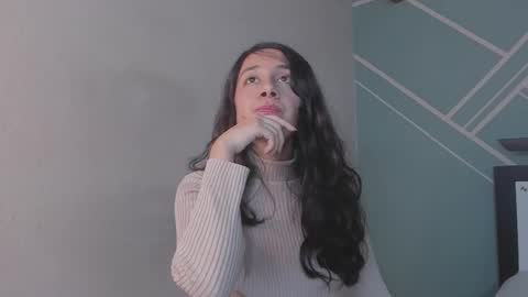 Lucy Herrera online show from 11, 10, 2025