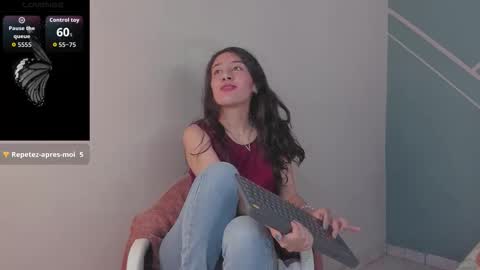 Lucy Herrera online show from 24, 10, 2025