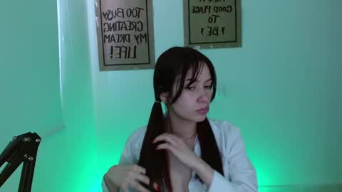 Snapshot of lucy_collins_g chatting on 7, 1, 2025 Lucy online show from 7, 1, 2025