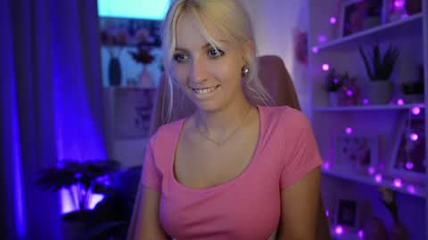 Snapshot of lucy_cutie_ chatting on 23, 6, 2026 Cutie Lucy online show from 23, 6, 2026
