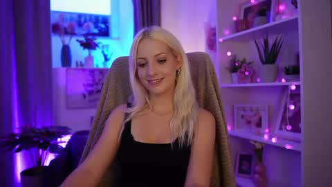 Snapshot of lucy_cutie_ chatting on 18, 7, 2026 Cutie Lucy online show from 18, 7, 2026