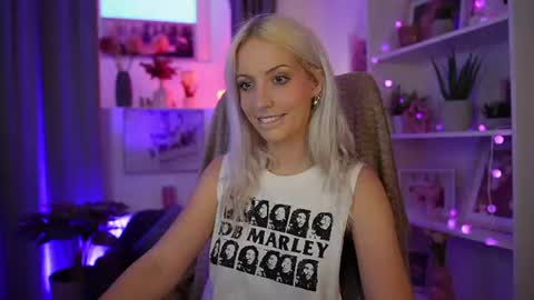 Snapshot of lucy_cutie_ chatting on 22, 7, 2026 Cutie Lucy online show from 22, 7, 2026