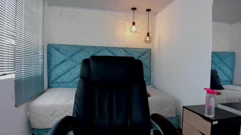 Snapshot of lucy_greys_ chatting on 22, 12, 2025 Lucy Greys online show from 22, 12, 2025