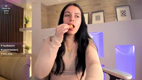 Snapshot of lucy_smith7 chatting on 4, 1, 2025 Sofia  online show from 4, 1, 2025