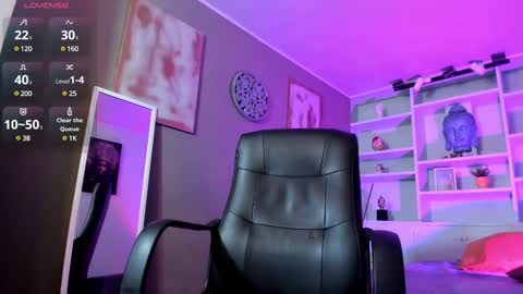 Snapshot of lucy_williiams chatting on 10, 3, 2025 Lucy online show from 10, 3, 2025