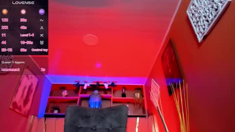 Snapshot of lucy_williiams chatting on 7, 11, 2025 Lucy online show from 7, 11, 2025