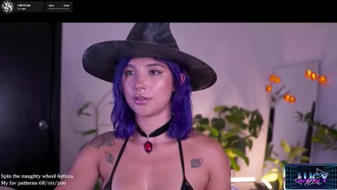 Snapshot of lucyallenx chatting on 17, 10, 2025 Lucy Alien online show from 17, 10, 2025
