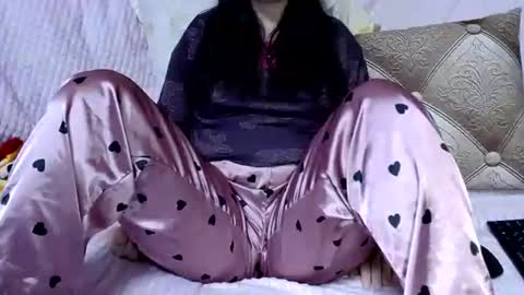 Snapshot of lucygolds chatting on 5, 2, 2026 LucyGoldS online show from 5, 2, 2026