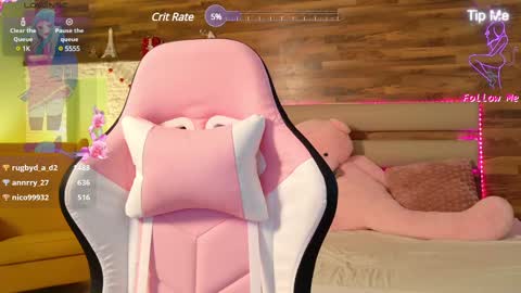 LucyWillow online show from 2, 3, 2025