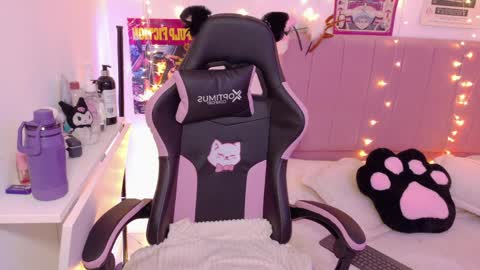 LUCYY FROM HOME  online show from 11, 4, 2026