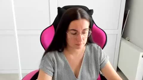 Snapshot of lucyycharm chatting on 26, 6, 2026 Lucy online show from 26, 6, 2026