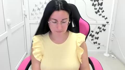 Snapshot of lucyycharm chatting on 1, 7, 2026 Lucy online show from 1, 7, 2026