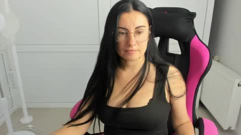 Snapshot of lucyycharm chatting on 13, 7, 2026 Lucy online show from 13, 7, 2026