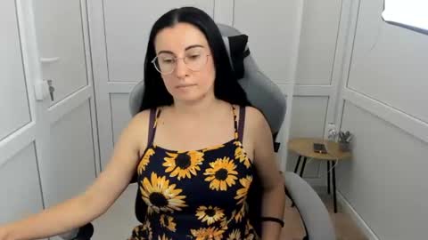 Snapshot of lucyycharm chatting on 15, 7, 2026 Lucy online show from 15, 7, 2026