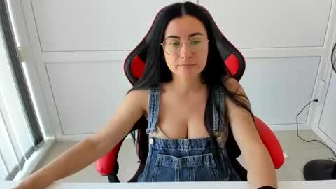 Snapshot of lucyycharm chatting on 17, 7, 2026 Lucy online show from 17, 7, 2026