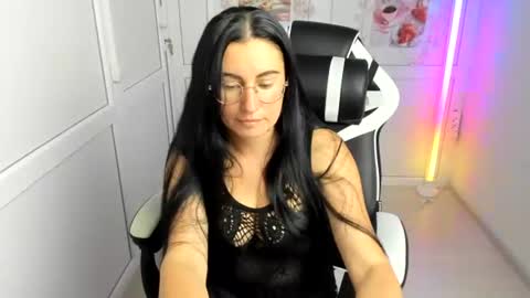 Snapshot of lucyycharm chatting on 27, 7, 2026 Lucy online show from 27, 7, 2026