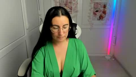 Snapshot of lucyycharm chatting on 28, 7, 2026 Lucy online show from 28, 7, 2026