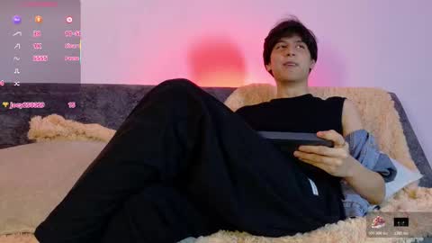 Snapshot of lui_x_dust chatting on 19, 2, 2026 Lui online show from 19, 2, 2026