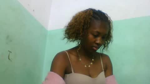 Snapshot of luicie196645 chatting on 4, 8, 2026 luicie196645 online show from 4, 8, 2026