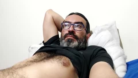 Snapshot of luis2988z chatting on 7, 5, 2026 Hairyman online show from 7, 5, 2026