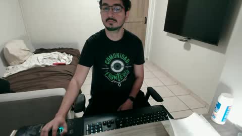 luis_flr online show from 10, 3, 2025