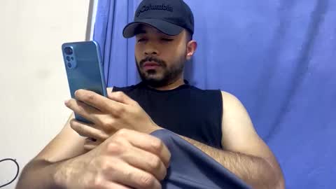 Snapshot of luis_hunk chatting on 7, 5, 2026 Andrew online show from 7, 5, 2026