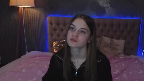 LuisaClover online show from 10, 11, 2025