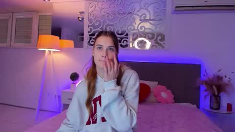 LuisaClover online show from 1, 12, 2025