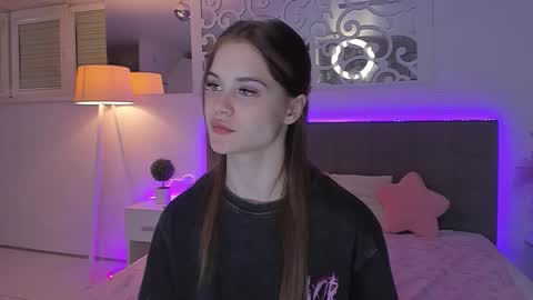 Snapshot of luisaclover chatting on 24, 4, 2026 LuisaClover online show from 24, 4, 2026