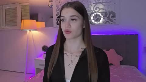 Snapshot of luisaclover chatting on 25, 4, 2026 LuisaClover online show from 25, 4, 2026