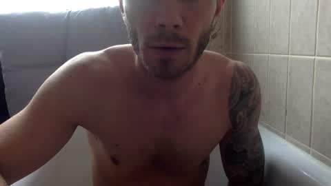 Snapshot of luisbadx chatting on 5, 7, 2026 Luis Badx online show from 5, 7, 2026