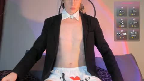 Snapshot of luka_marrant chatting on 31, 10, 2025 aphex twink online show from 31, 10, 2025